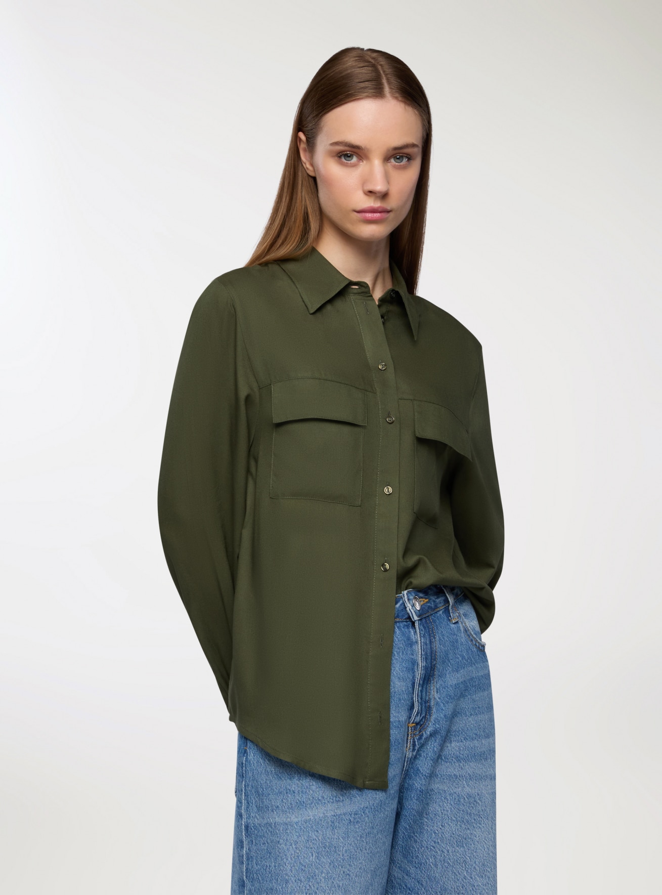 Camicia con tasche frontali