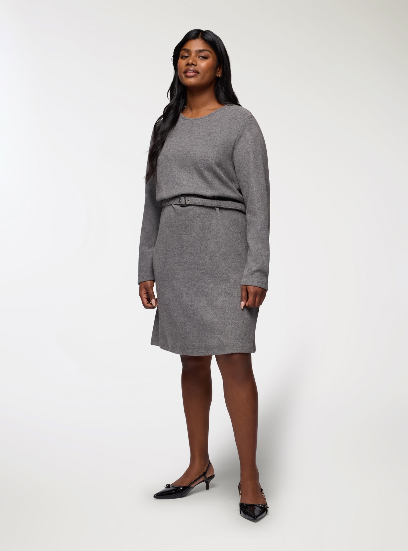 Vestito con cintura in maglia 