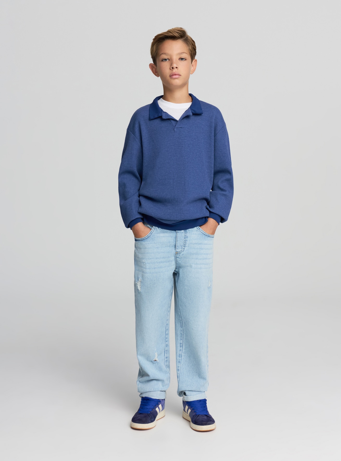 Jeans joggery z rozdarciami