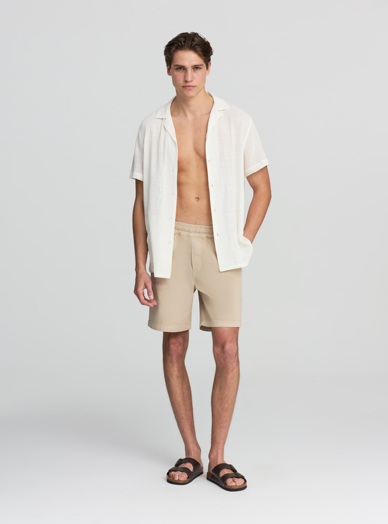 Pantaloncini con elastico in vita