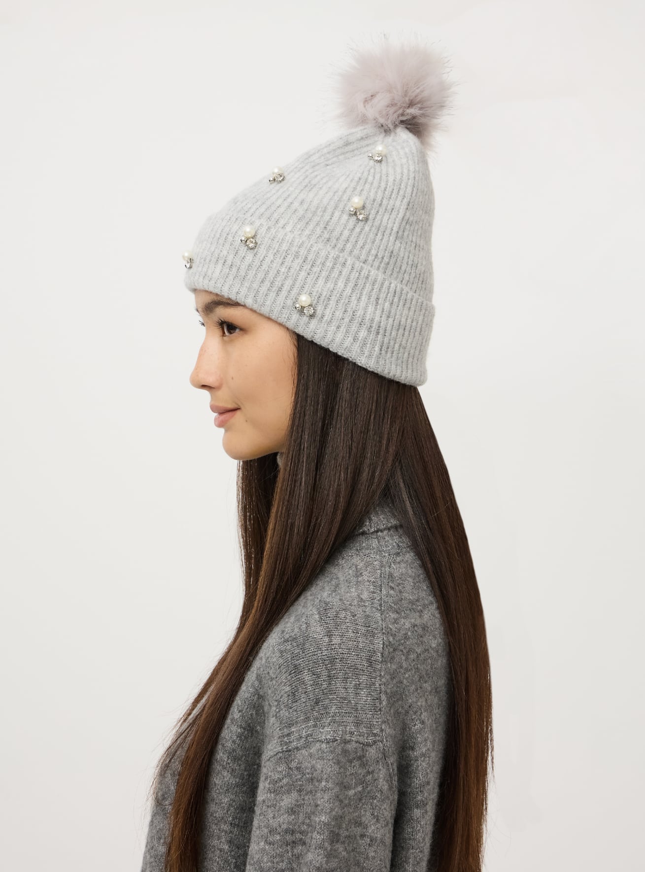 Small-Hat Woman Terranova