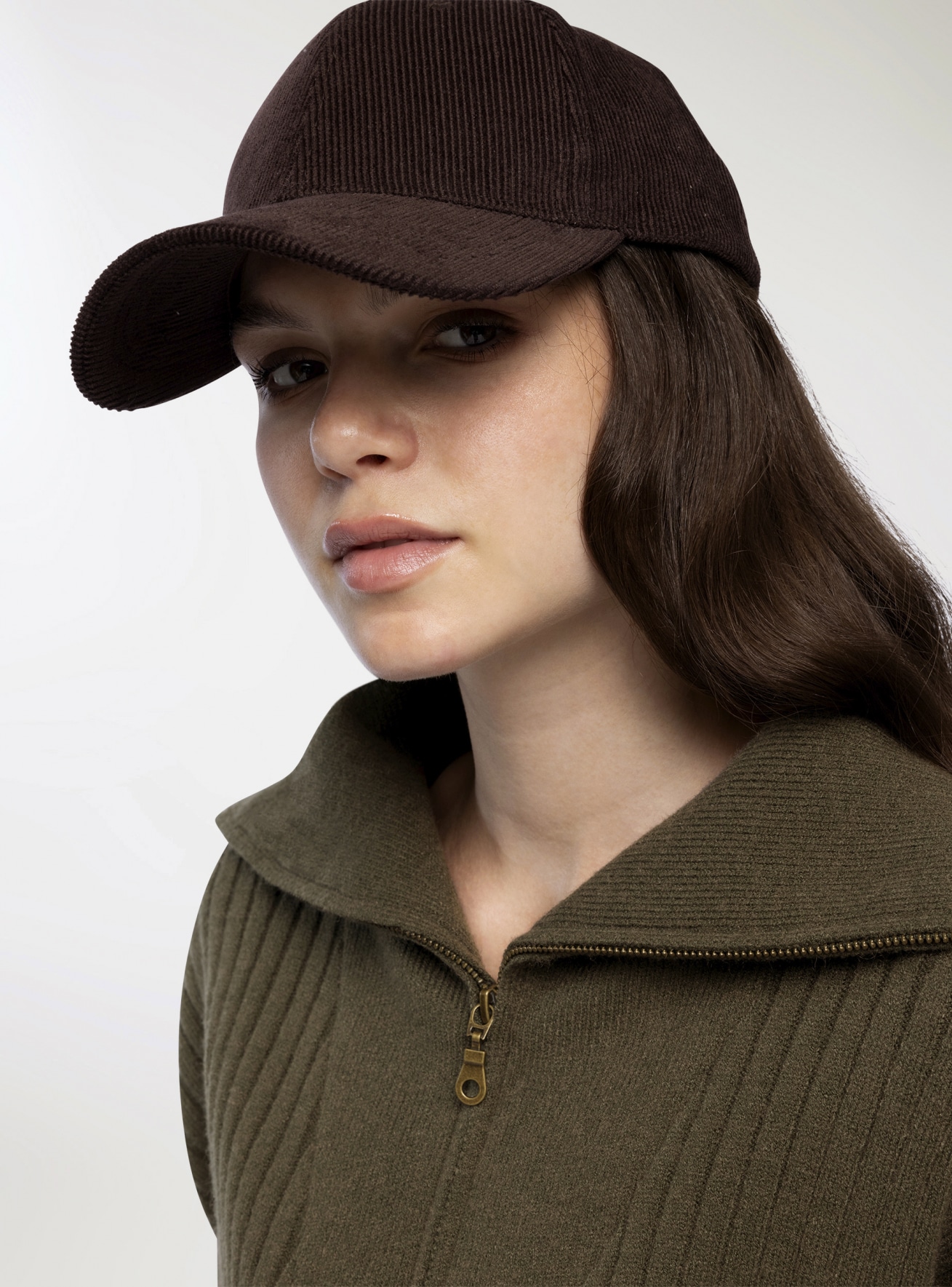 Small-Hat Woman Terranova