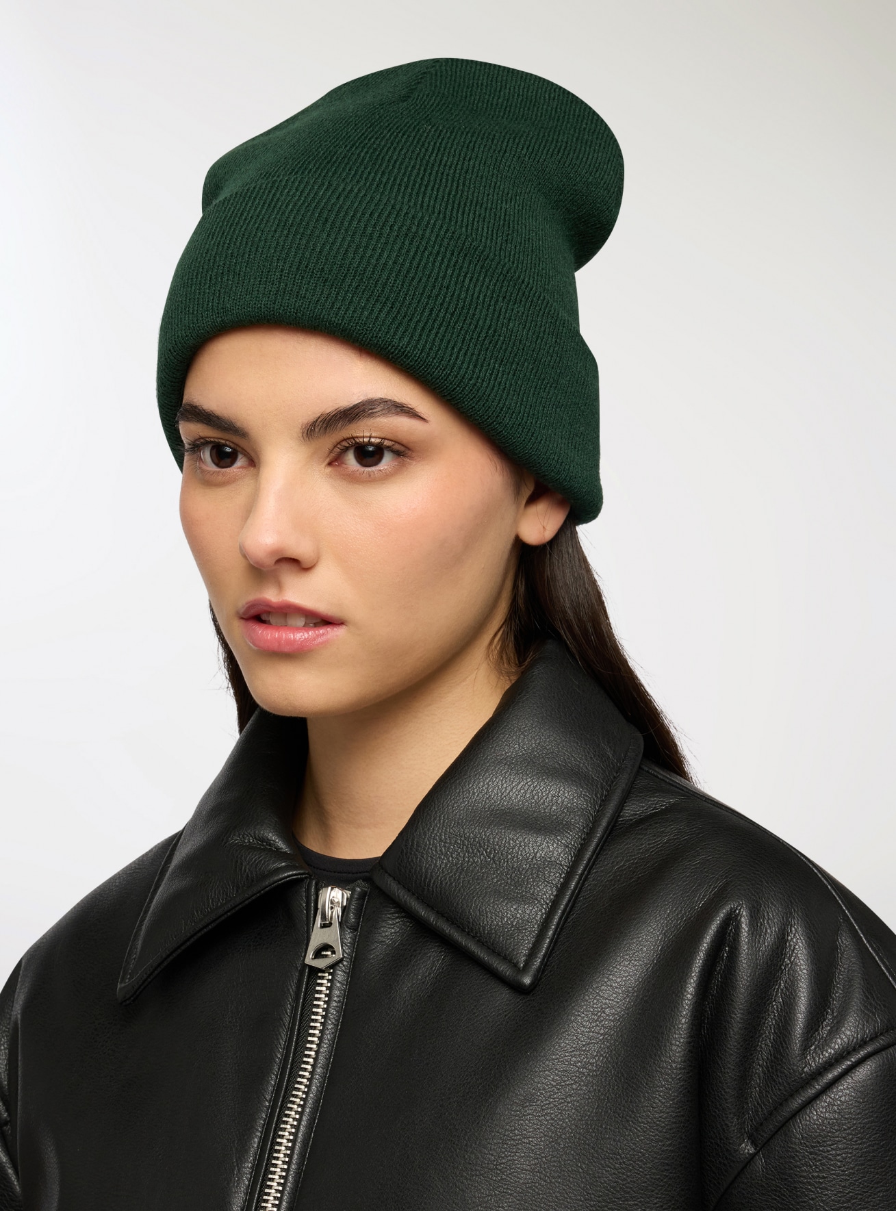 Small-Hat Woman Terranova