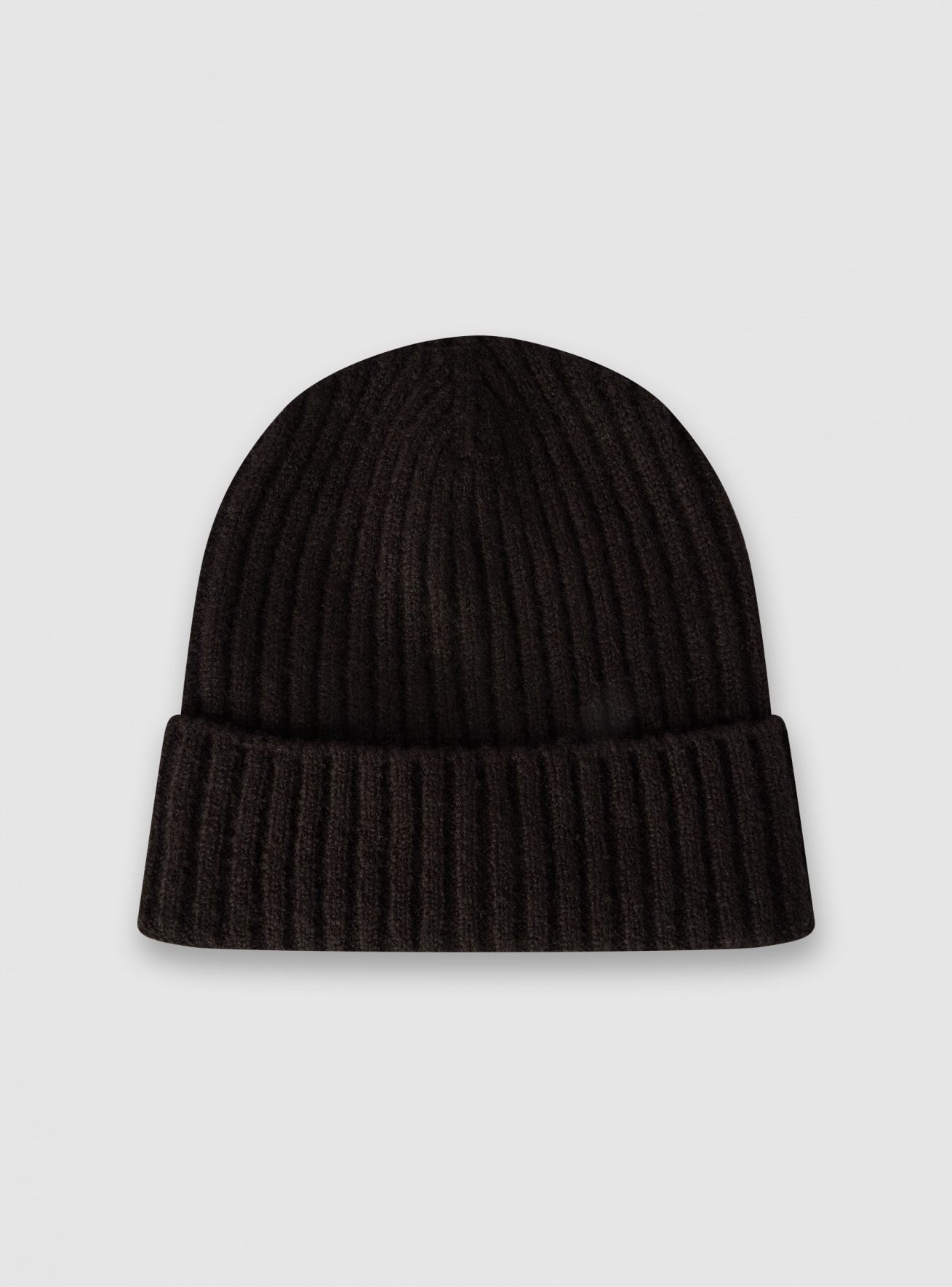 Small-Hat Woman Terranova
