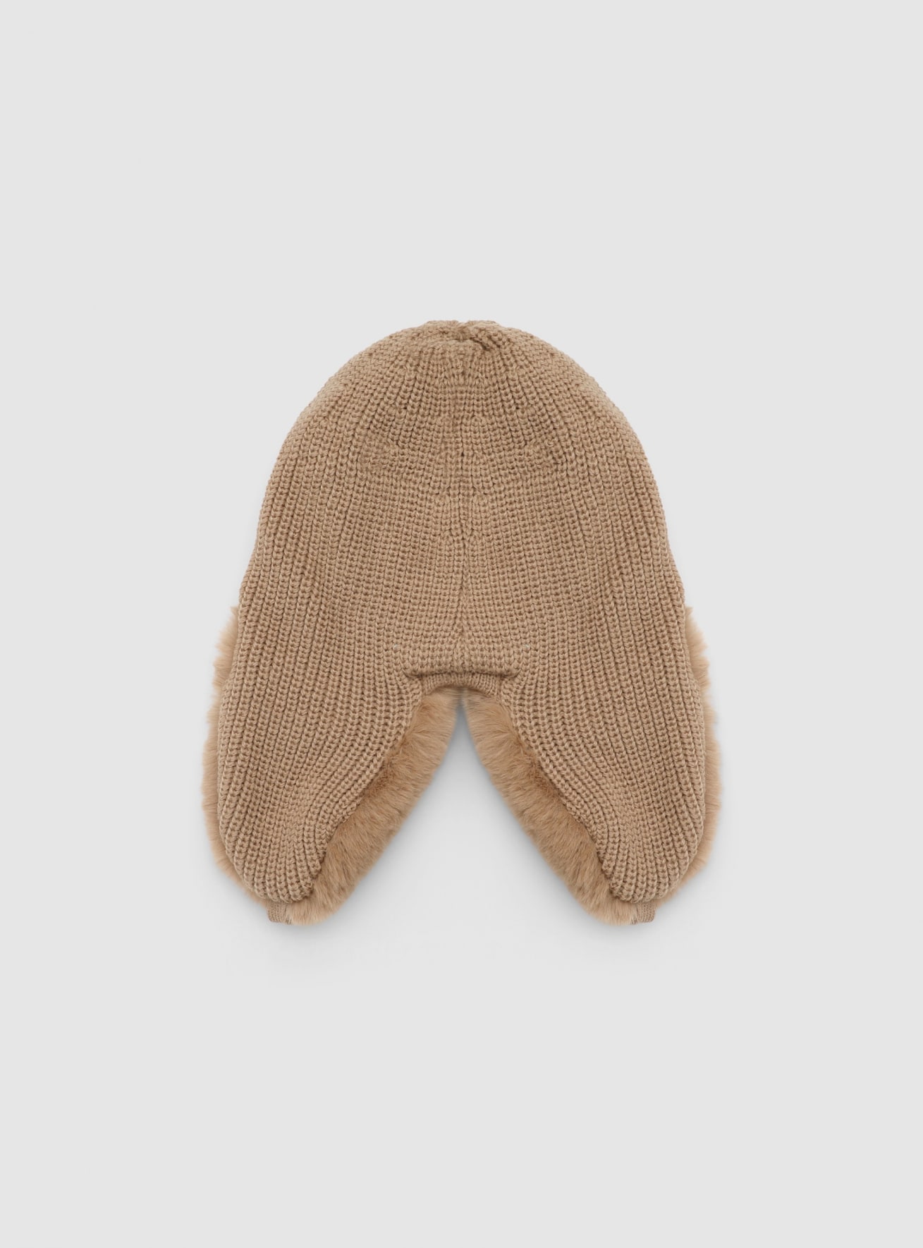 Small-Hat Woman Terranova