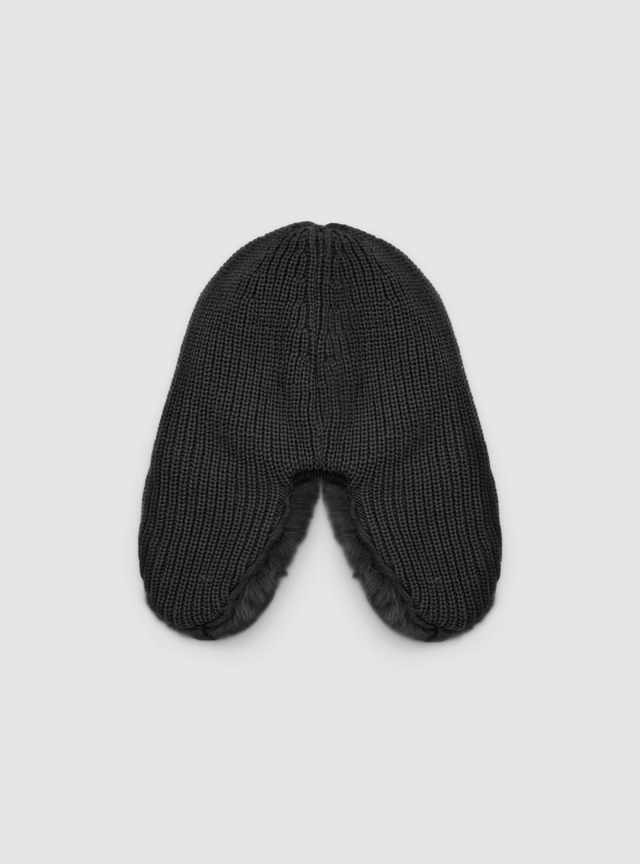 Small-Hat Woman Terranova