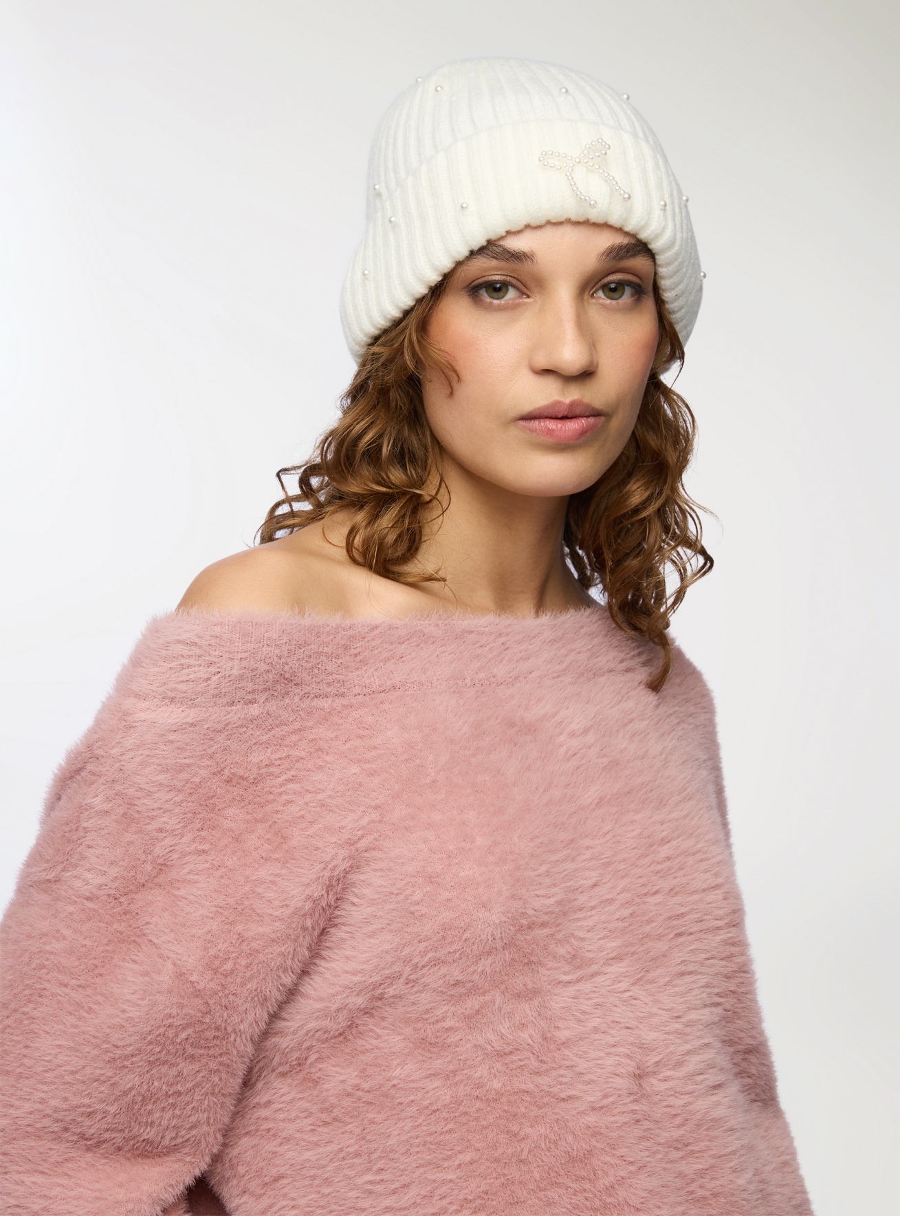 Small-Hat Woman Terranova