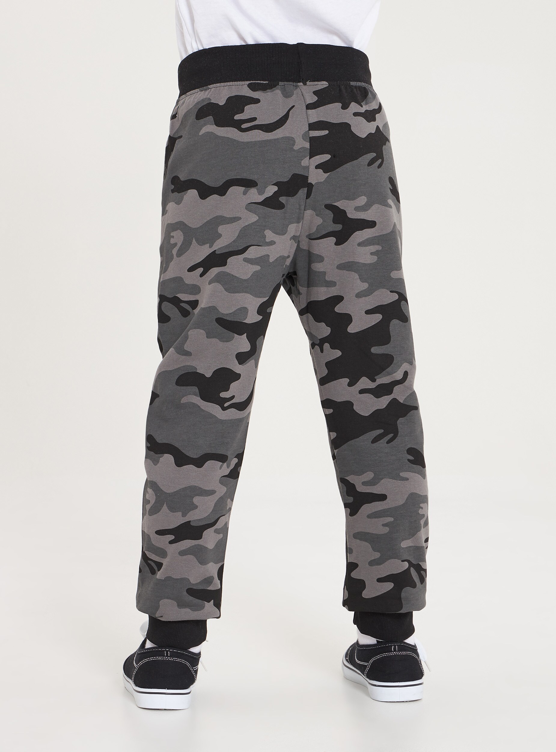 camouflage jogging bottoms