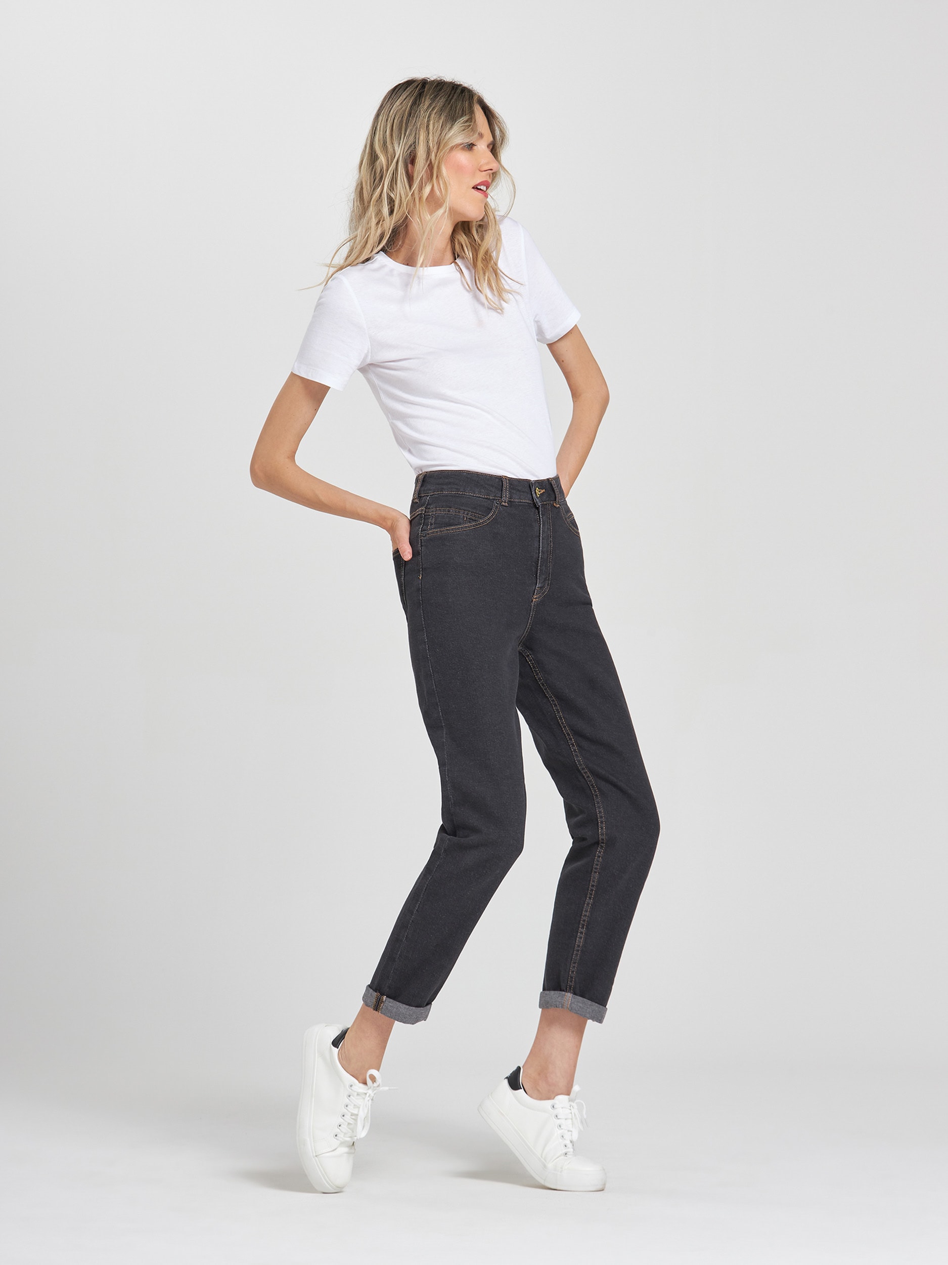 slim black mom jeans