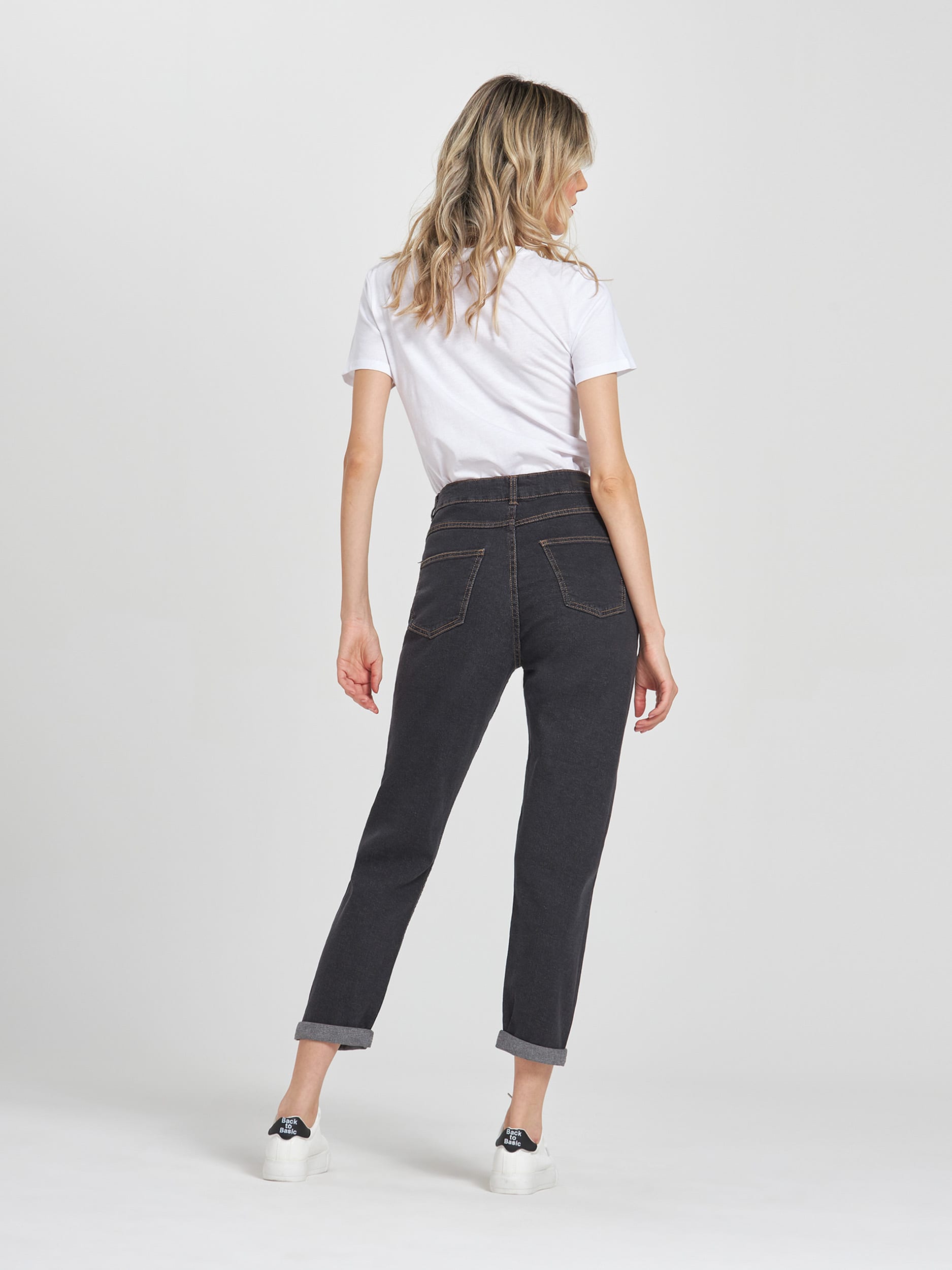 black mom fit jeans