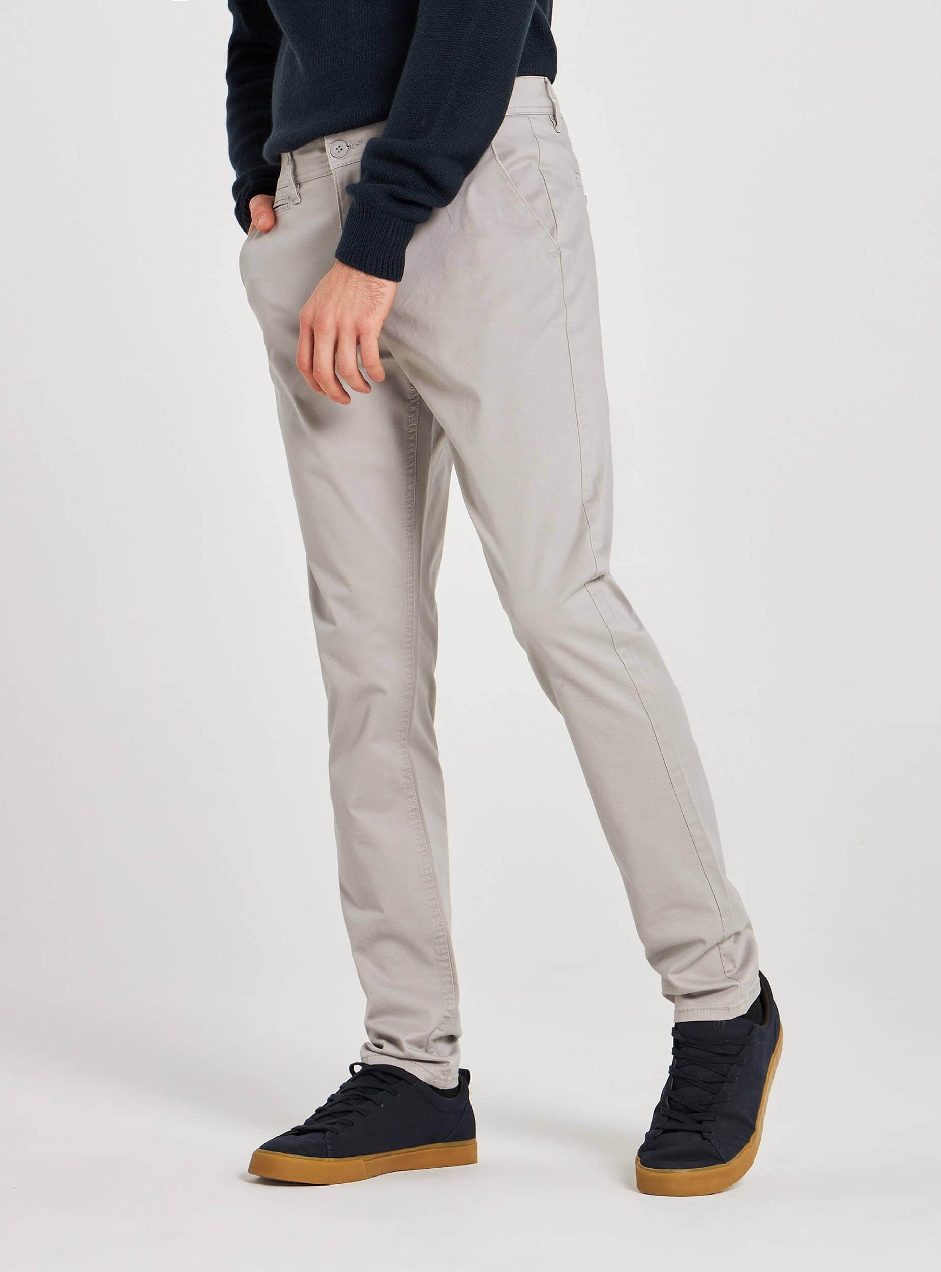 To chinos shoes grey wear with What Color