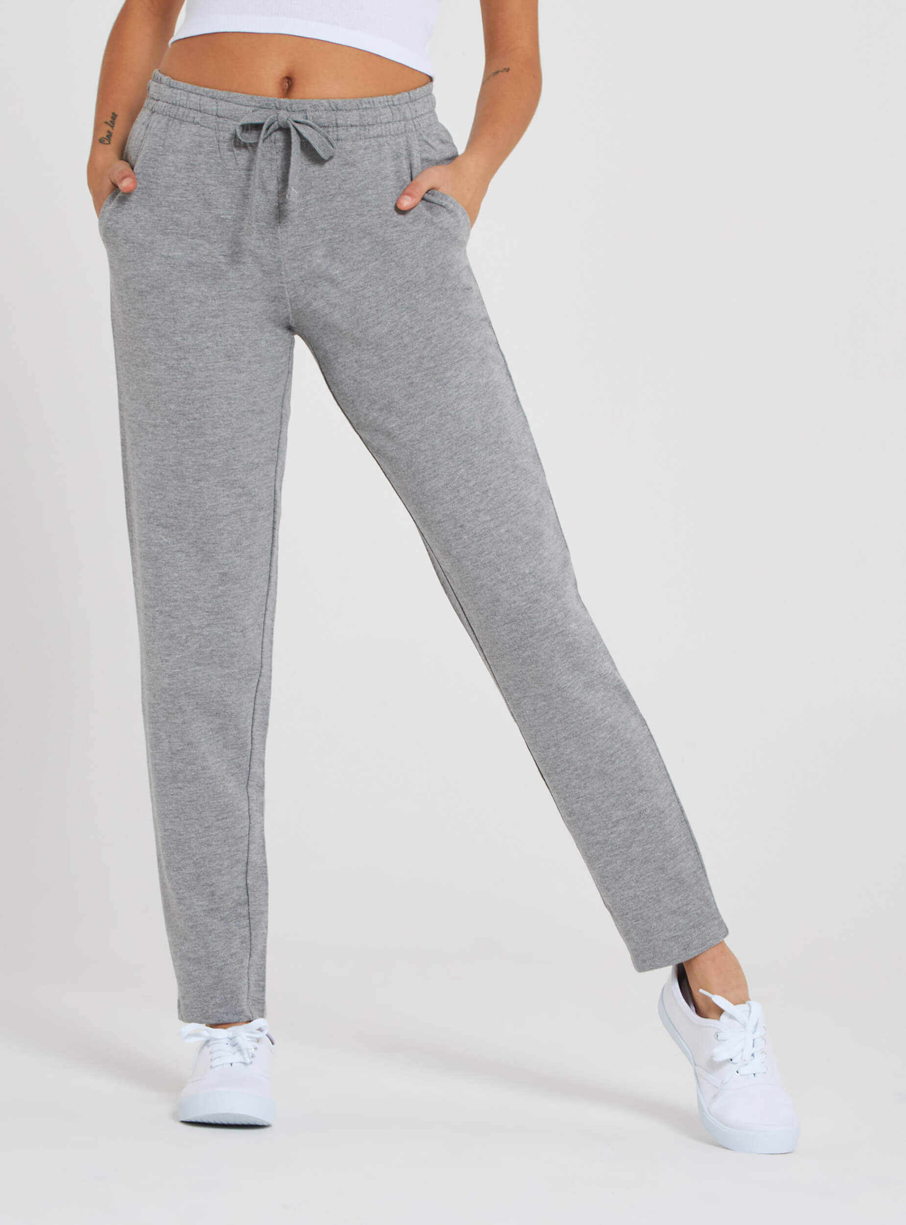 gray jogging bottoms
