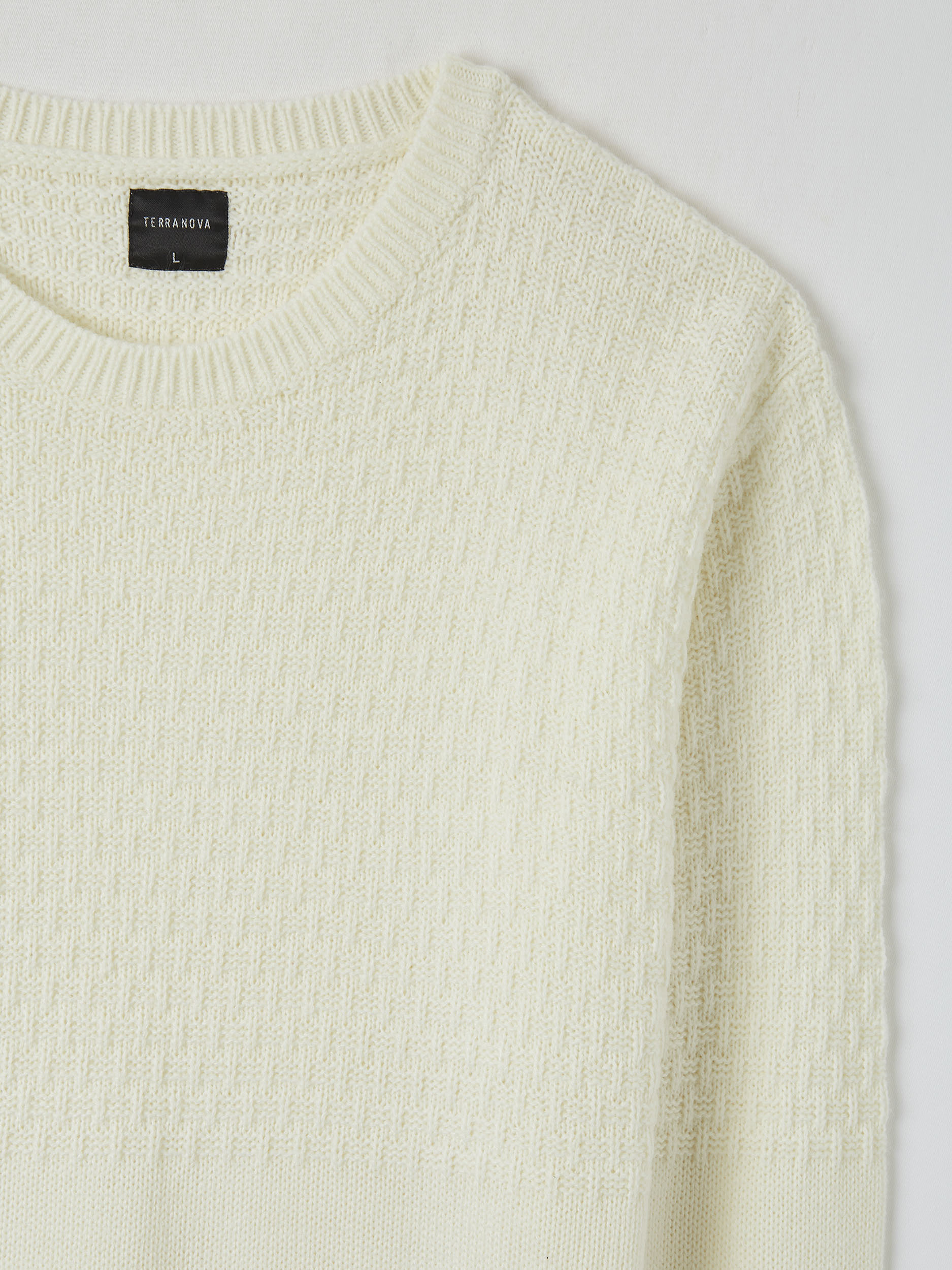 white woolen sweater