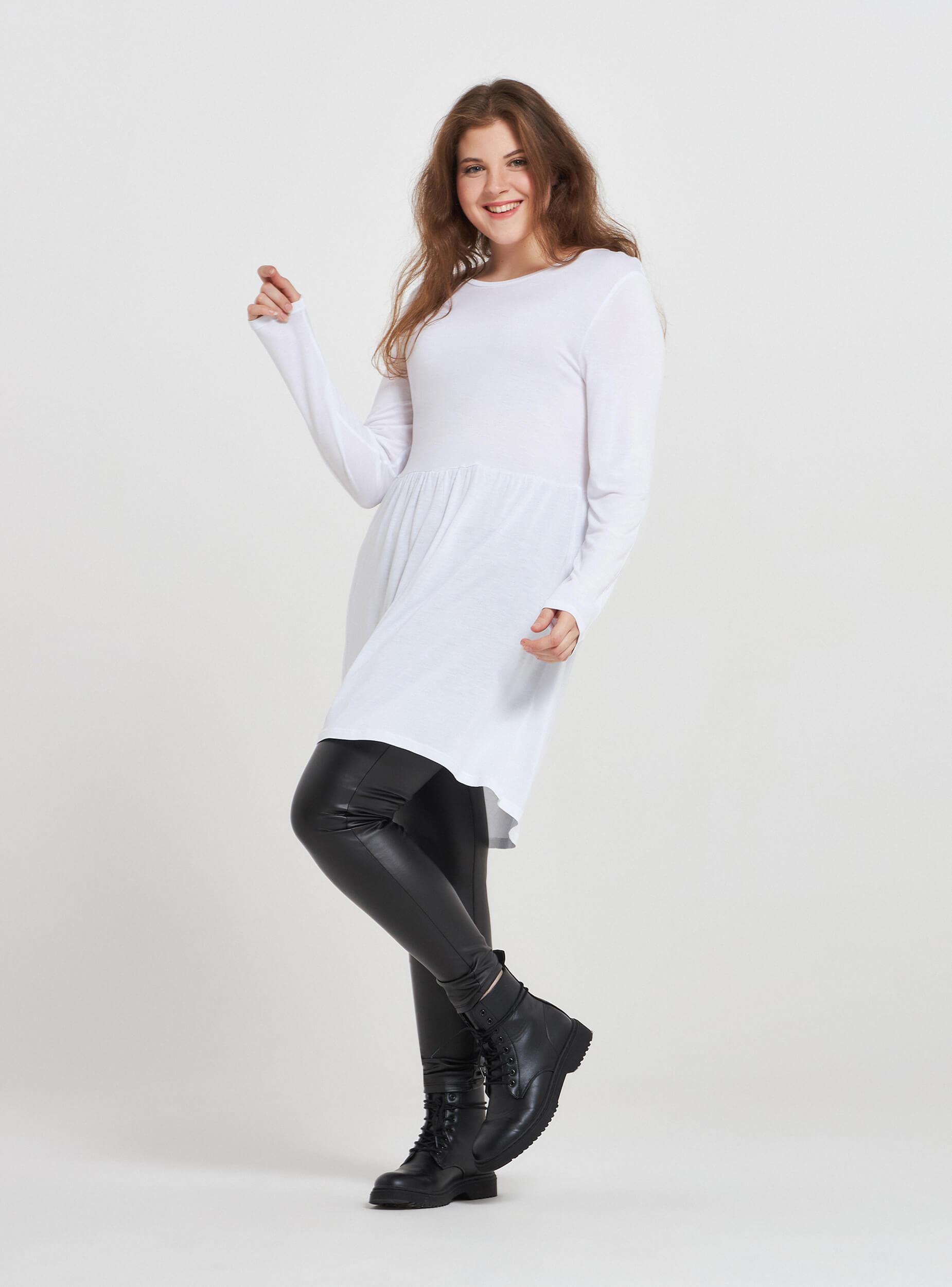 big t shirt and leggings