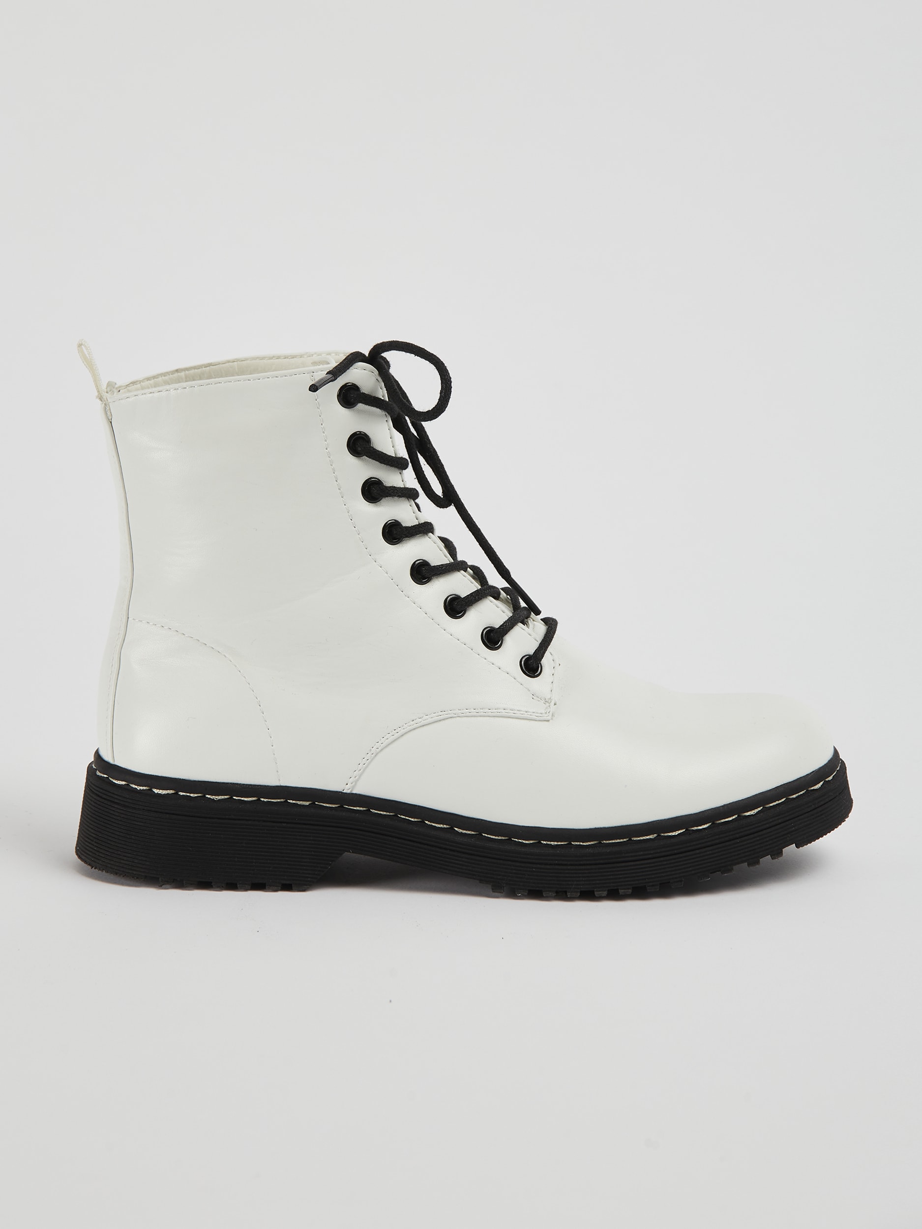 buy white boots online