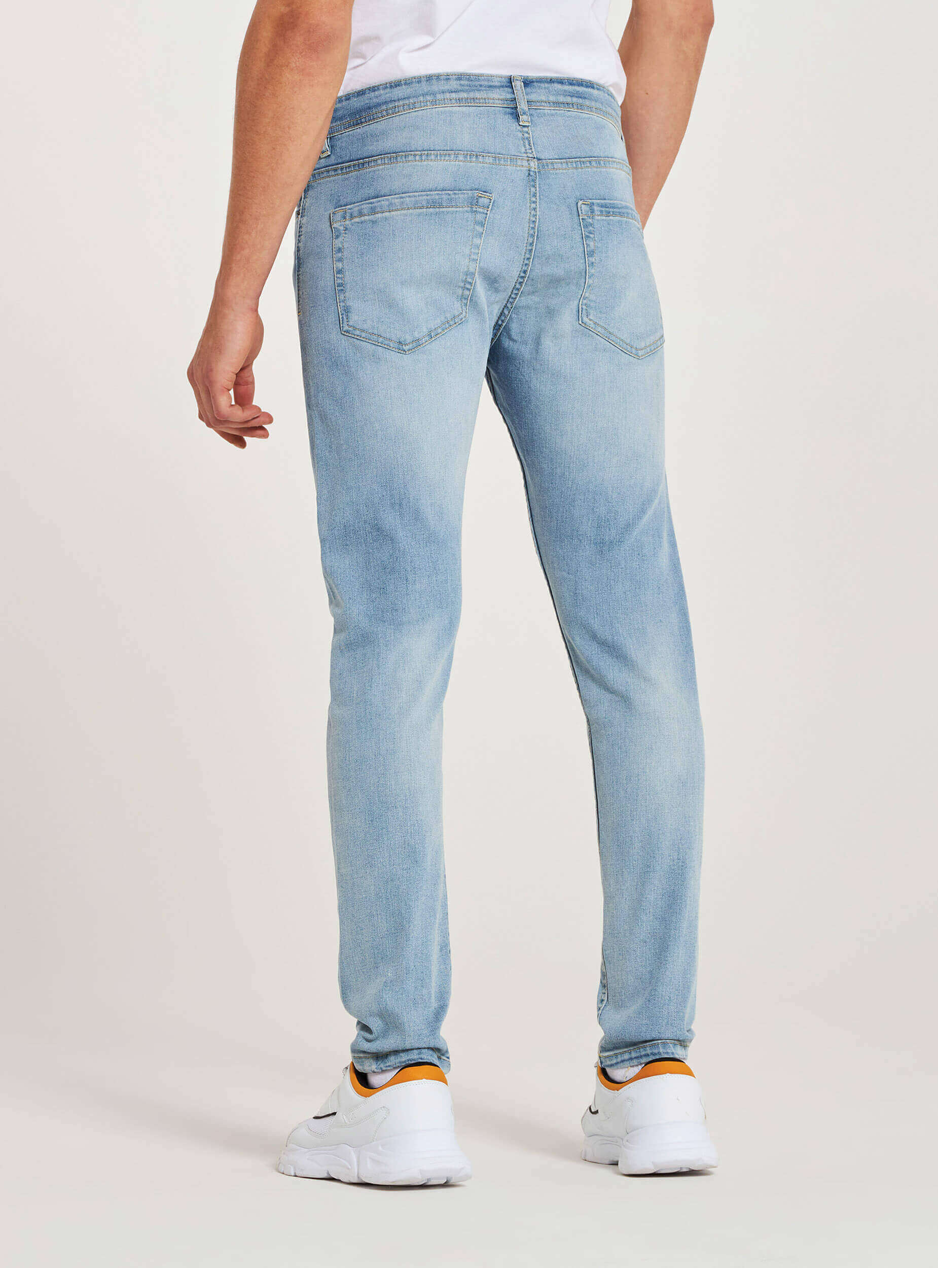 5t white jeans