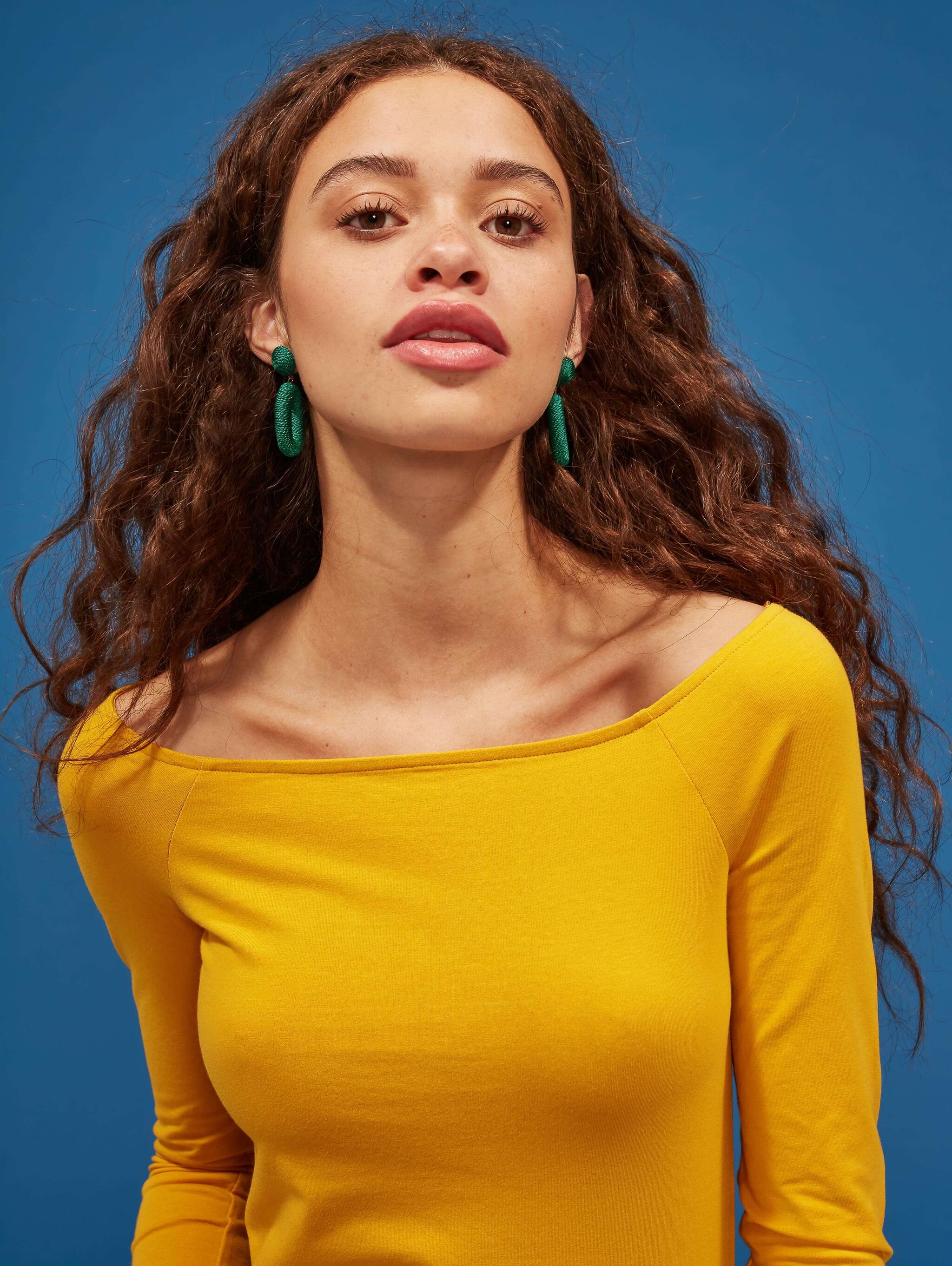 lady shoulder