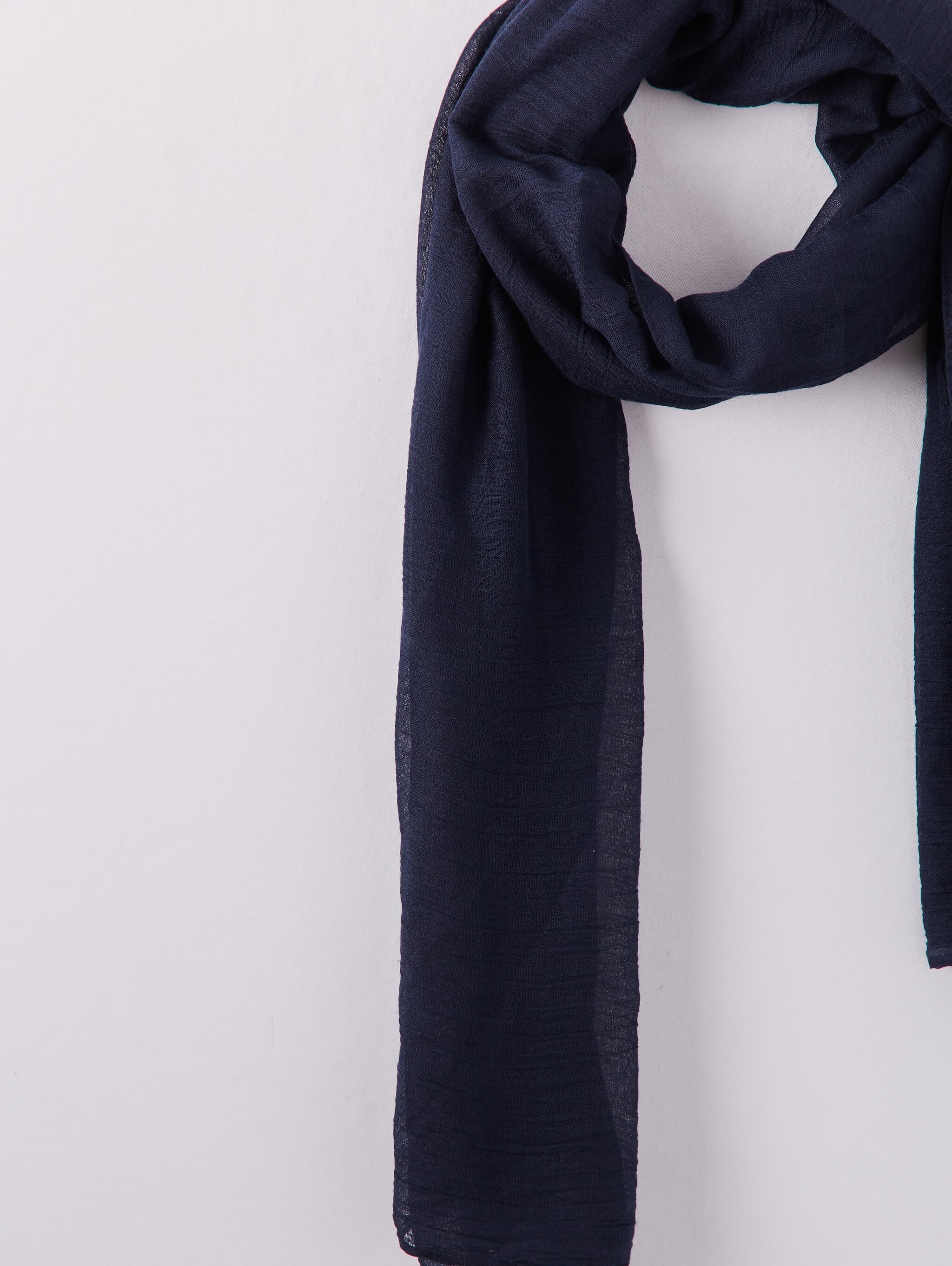 lightweight scarf