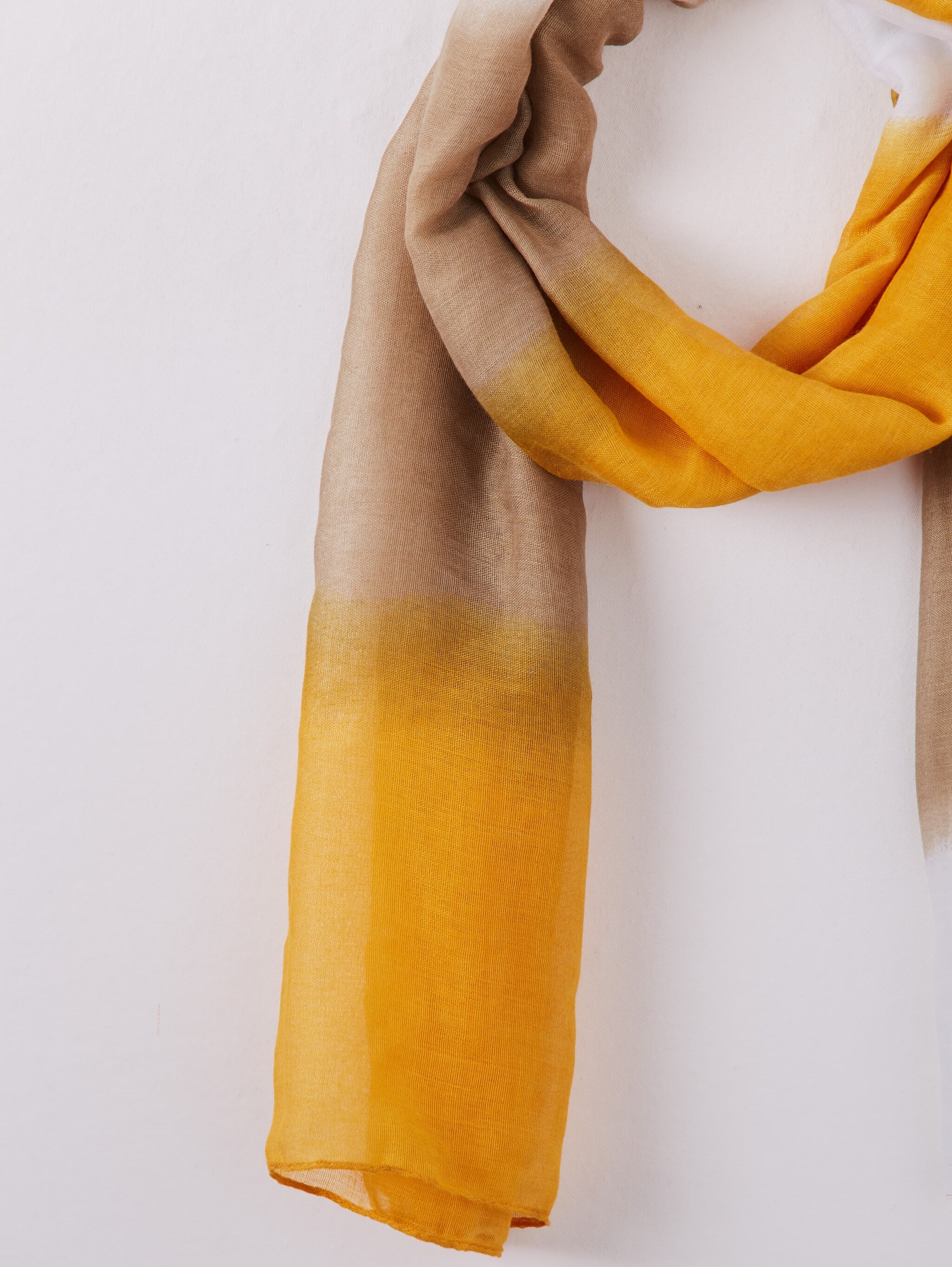 lightweight scarf